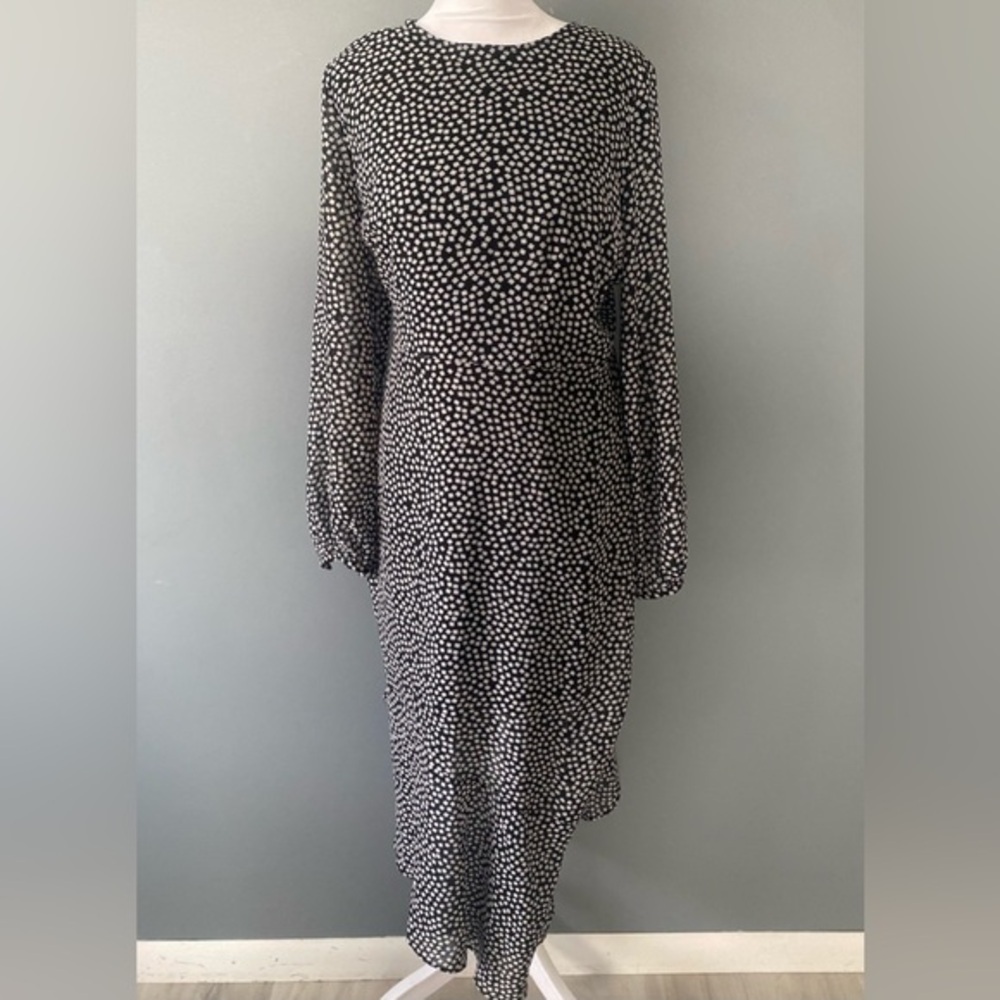 Who what wear Black and White geometric women’s Dress size M